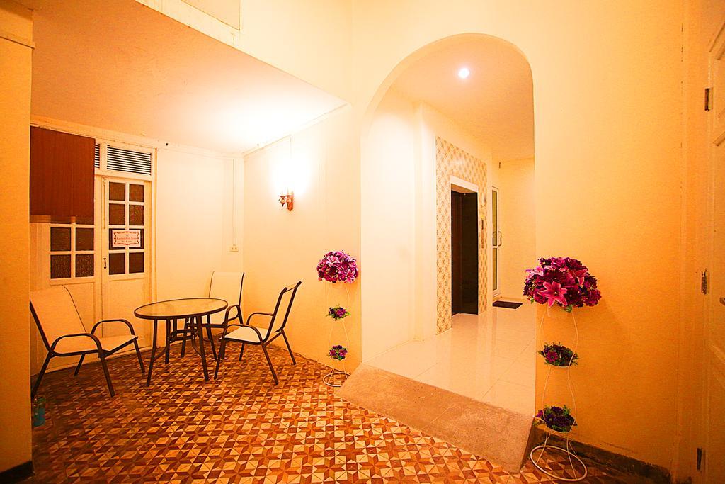 Bed and Breakfast The Myth - Sud Sathorn Bangkok Exterior foto